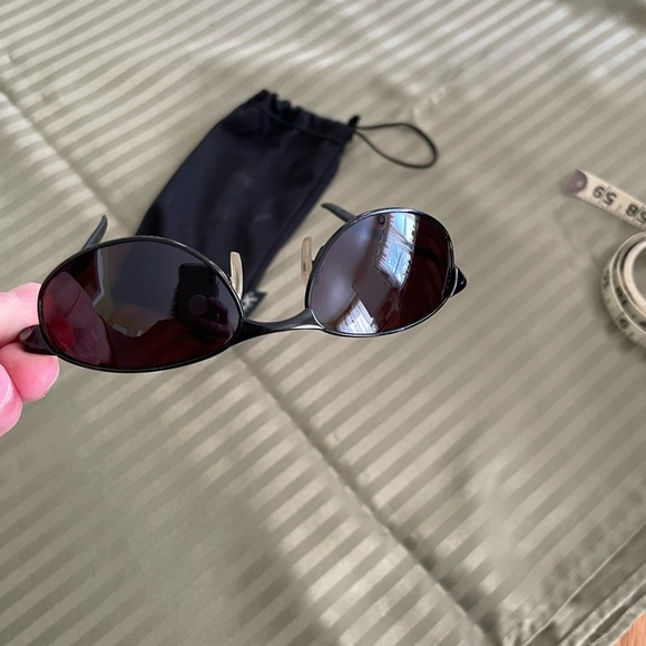 Dockers Women’s  Sunglasses in Dark Brown & Vexx Optics Sunglasses - Picture 10 of 10